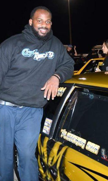 Eagles defensive tackle Fletcher Cox finds his escape in drag racing